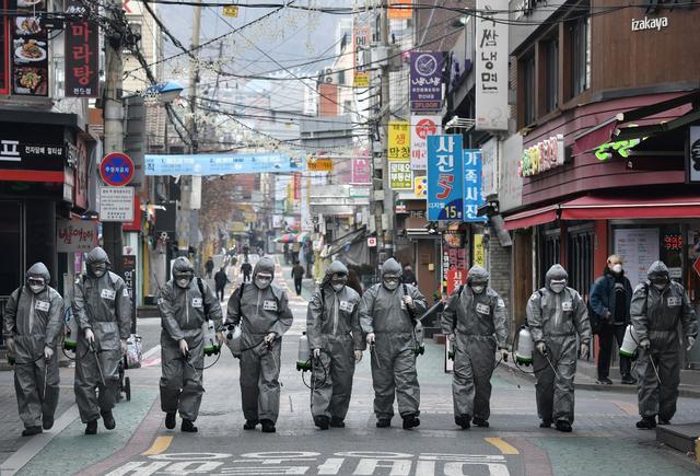 新冠大流行，科学家们设想过这五种终结方式