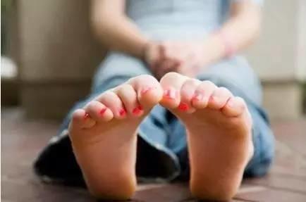 每天活动脚趾10秒种，就能预防血栓？专家再次辟谣：绝对不能！