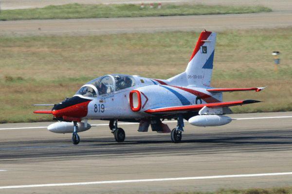 教-8教练机是中国新一代初级教练机,1992年完成首飞