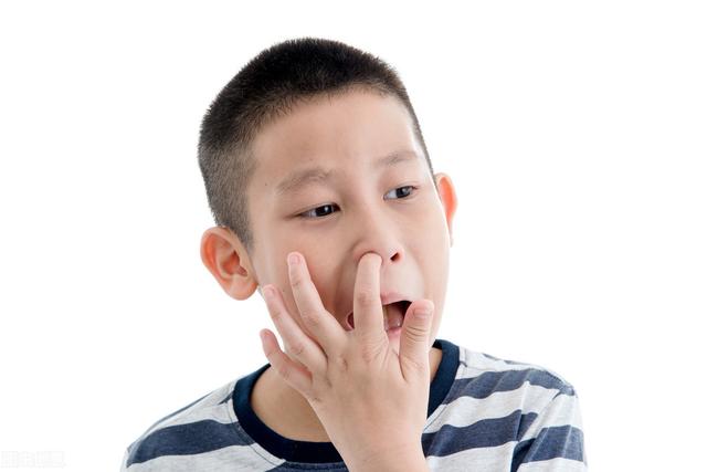 为什么大家都爱抠鼻屎？抠鼻屎会把鼻孔越抠越大吗？