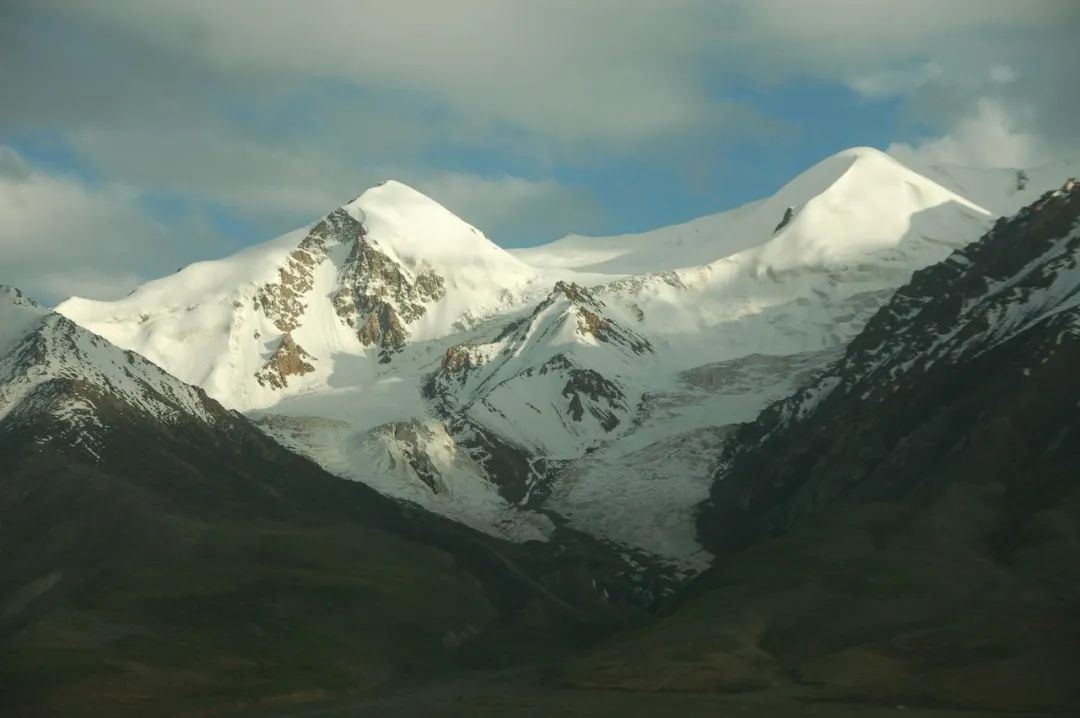 玉虚峰登山者向往却未能征服的神峰