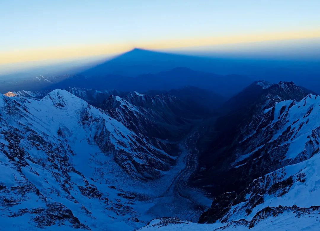 山影捕捉,建构了一种新景观:这些登山家,高山摄影师