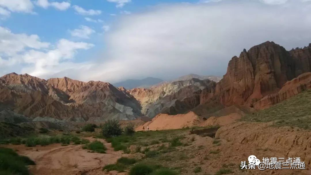 丹霞地貌與(yu) 雅丹地貌，相似的名字竟有這麽(me) 大的差別！