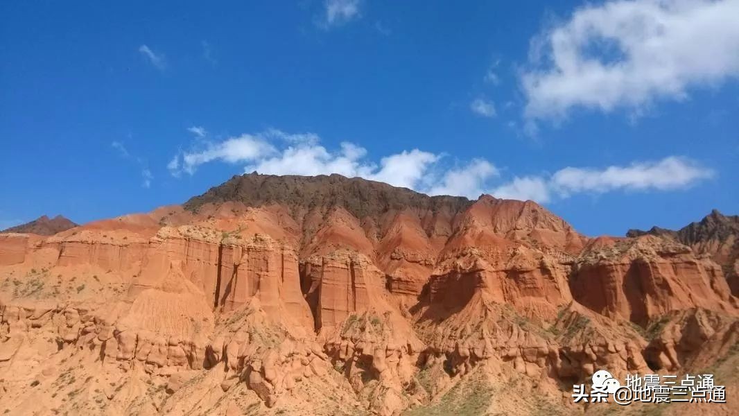丹霞地貌與(yu) 雅丹地貌，相似的名字竟有這麽(me) 大的差別！