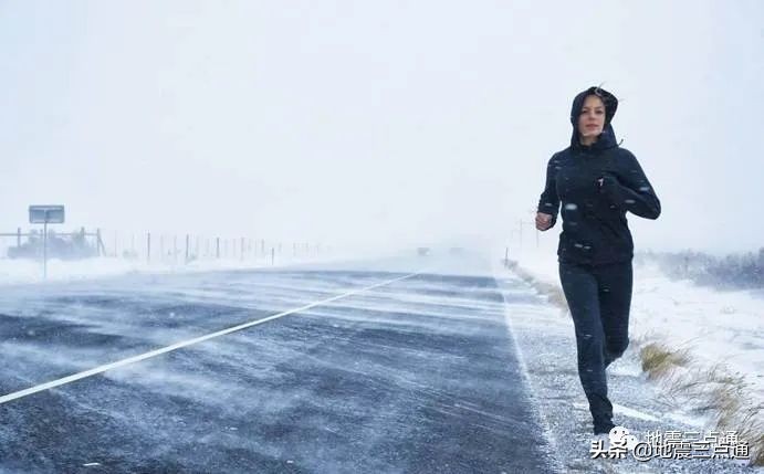 突遇極端天氣，如何保護(hù)自身安全？