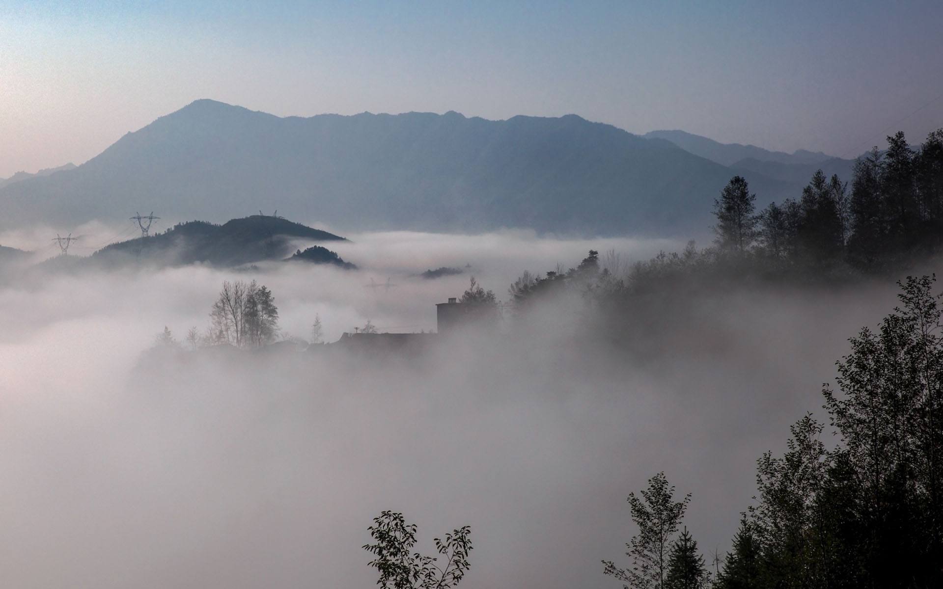 太阳系的真实距离，缩小后地球形如花生米，光年之外还有星云