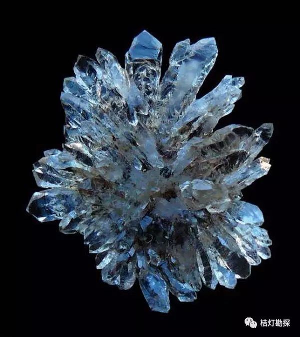 62重晶石(摩洛哥)63磷灰石(巴基斯坦)64五角石(印度)65铜泡石(西班牙)