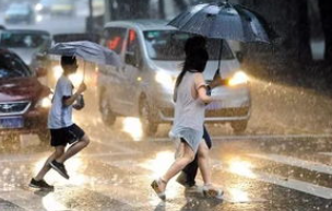 暴雨避险室外安全