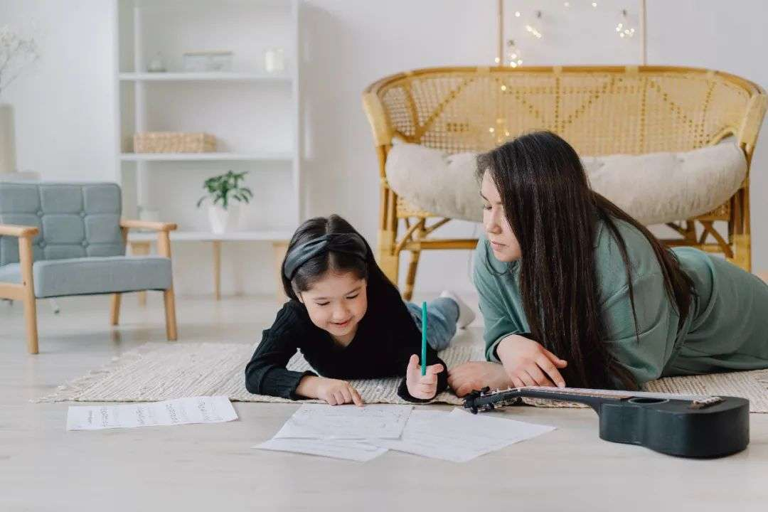 無論在什么樣的時(shí)代背景下，都該用“富人思維”教育孩子