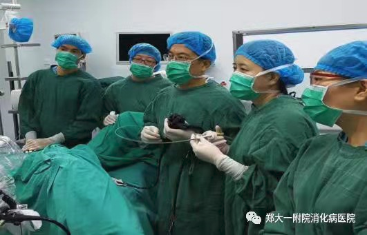 我学者内镜逆行阑尾炎治疗成果登上国际期刊《消化内镜》封面，首创保阑尾的新理念新技术形成了“中国特色”