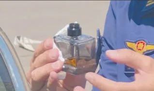 降温喷雾，炸飞挡风玻璃！高温下，这些东西别放车内！-第2张图片-大猪科技网