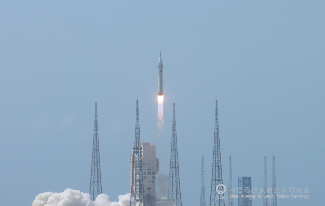 向登月迈出关键一步！长征十号&ldquo;一箭双试&rdquo;同时验证两大关键技术