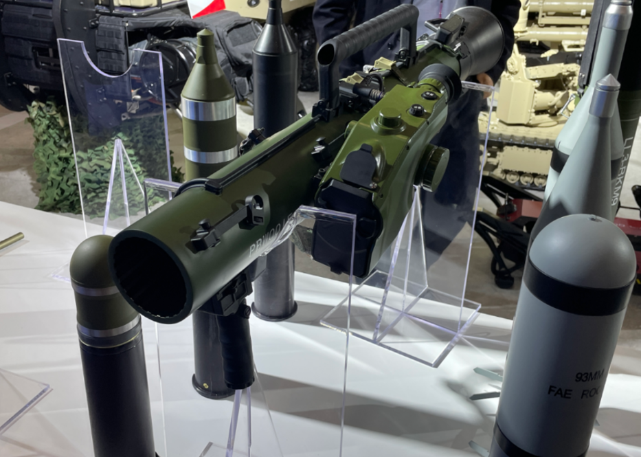 在珠海航展上公开展示的陆战装备，全新无后坐力炮，终于公开露面了
