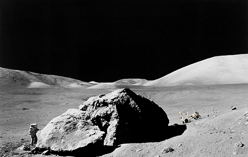 1572833298lunar-surface-11088_1920.jpg?size=112629
